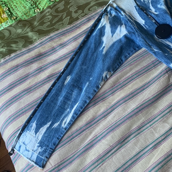 Vintage bleach dyed denim distressed 3/4 sleeve raw edges tunic top - Picture 11 of 15